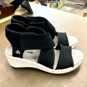 Clarks Cloudsteppers Wedge Sandal